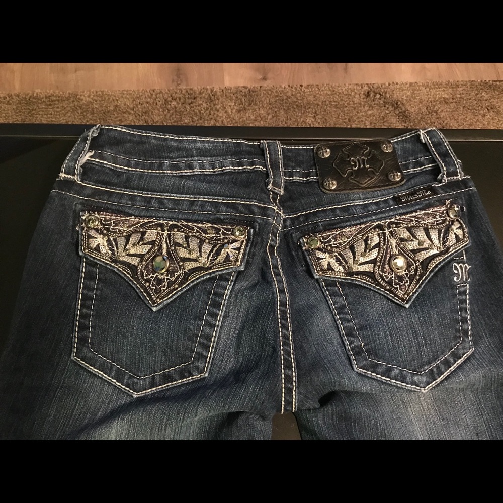 Miss me size 28 inseam size 31-32